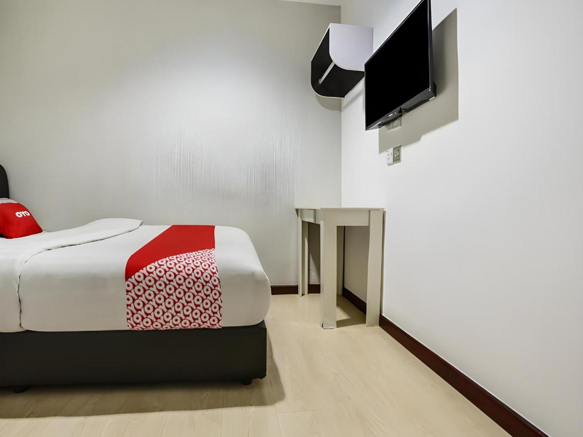 Oyo 89583 Grove Hotel Kajang Exterior photo