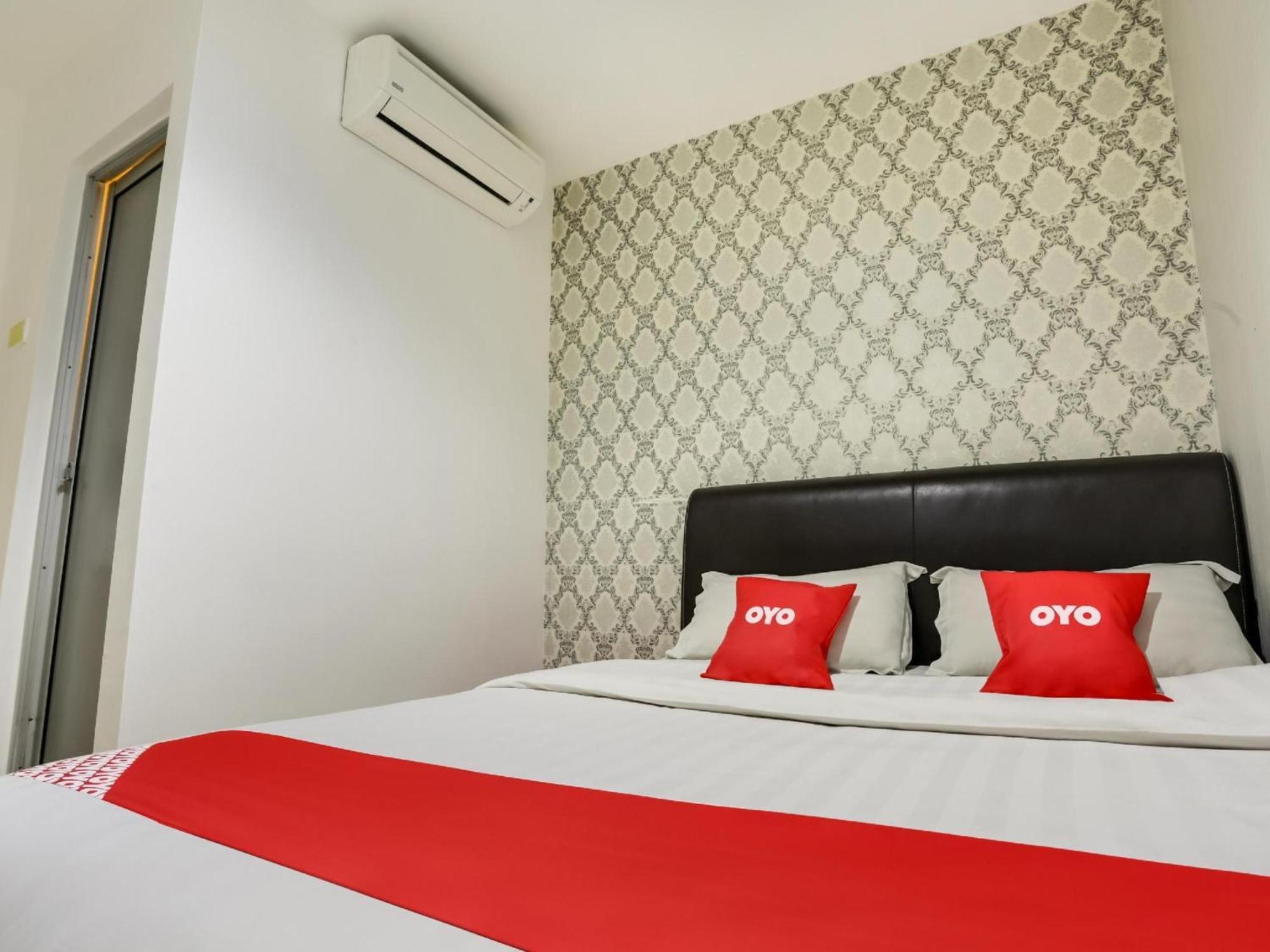 Oyo 89583 Grove Hotel Kajang Exterior photo