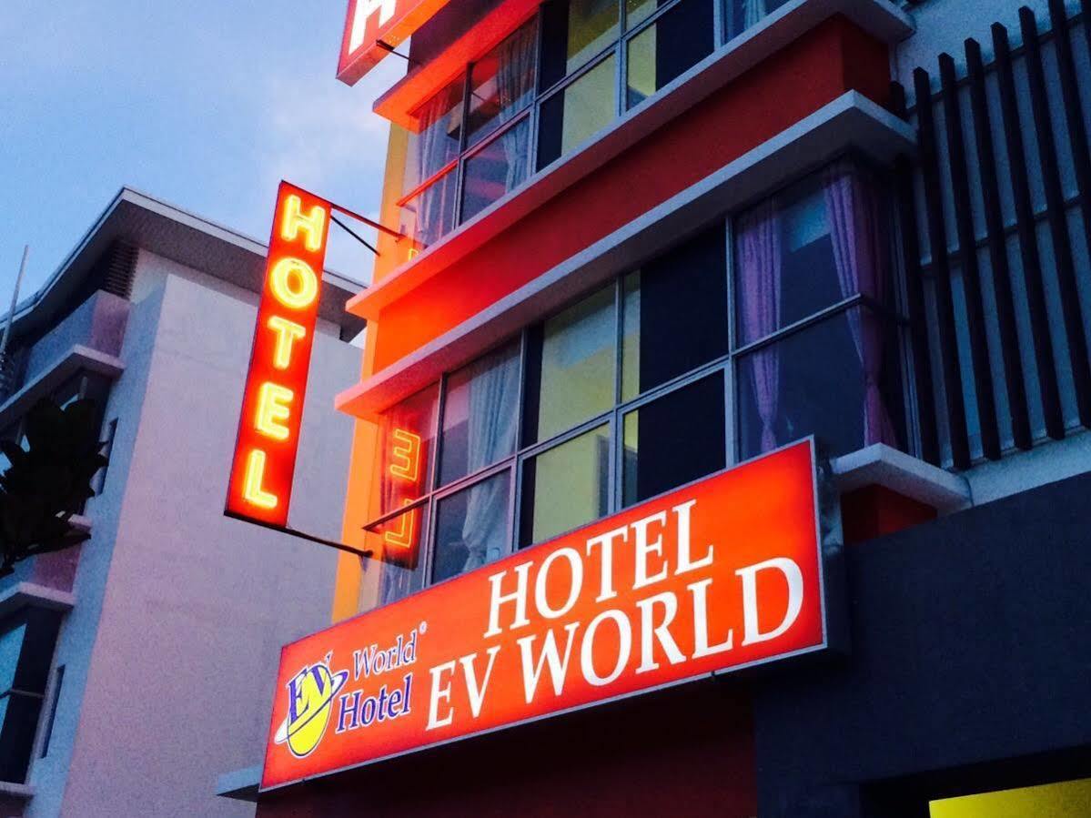 Oyo 89583 Grove Hotel Kajang Exterior photo